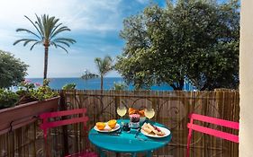 Etats Unis 892 - Spacious Flat On Sea Front Wac